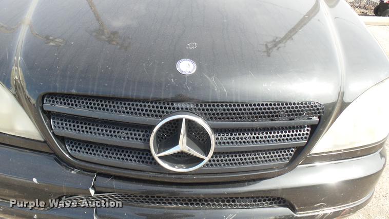 image for item DQ9964 2000 Mercedes Benz ML320 SUV