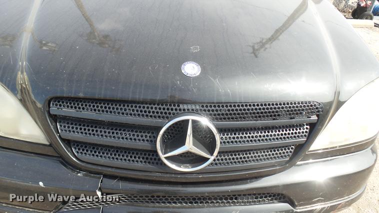 image for item DQ9964 2000 Mercedes Benz ML320 SUV