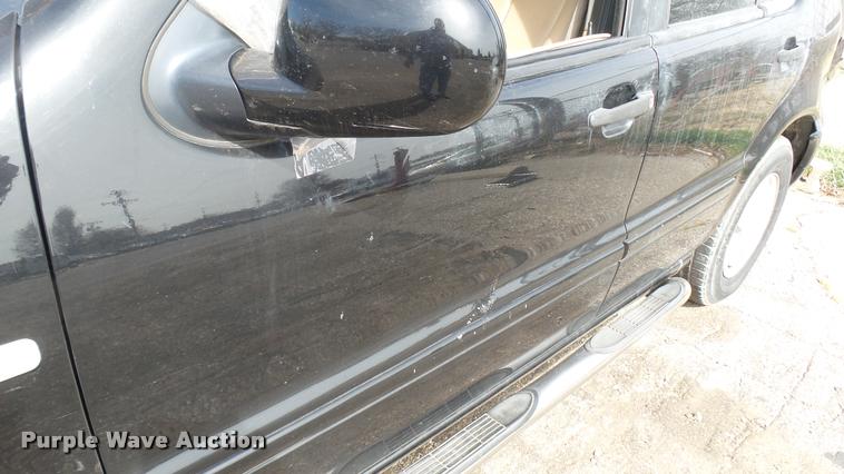 image for item DQ9964 2000 Mercedes Benz ML320 SUV