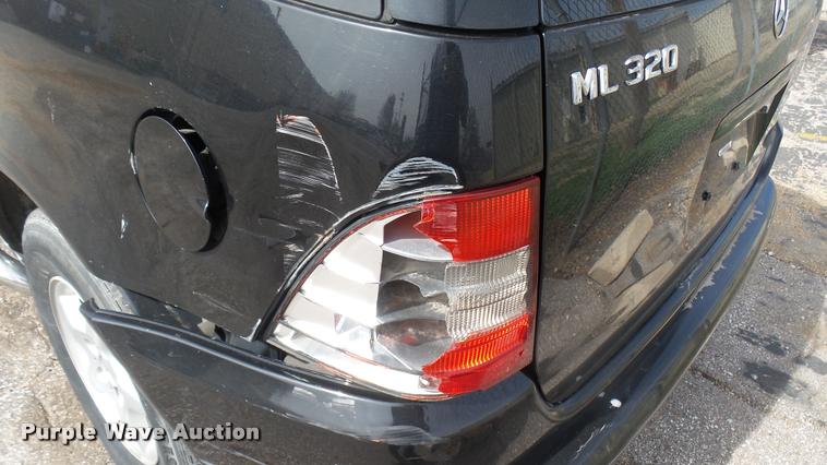 image for item DQ9964 2000 Mercedes Benz ML320 SUV