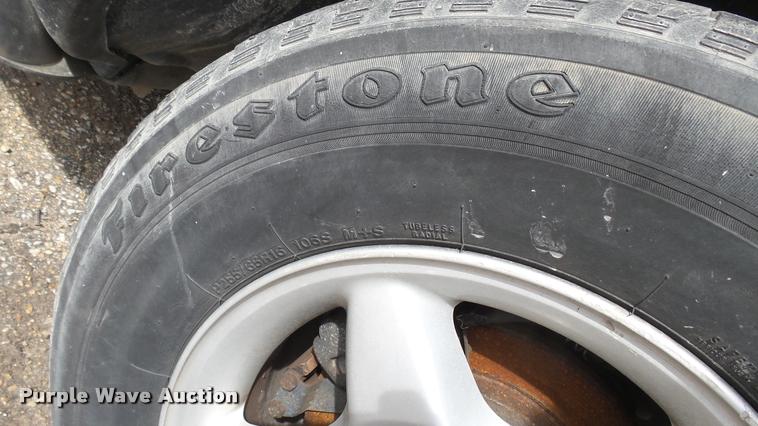 image for item DQ9964 2000 Mercedes Benz ML320 SUV