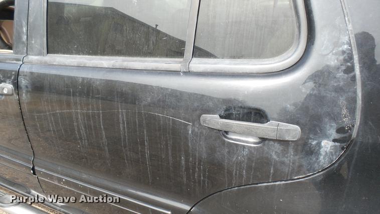 image for item DQ9964 2000 Mercedes Benz ML320 SUV