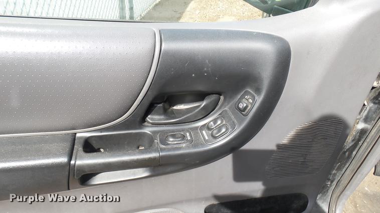image for item DQ9969 2002 Ford Ranger SuperCab pickup truck