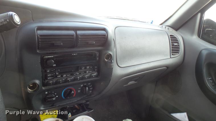 image for item DQ9969 2002 Ford Ranger SuperCab pickup truck