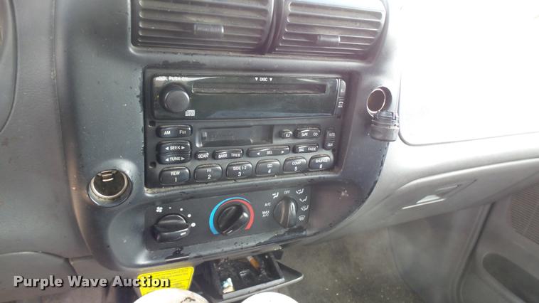 image for item DQ9969 2002 Ford Ranger SuperCab pickup truck