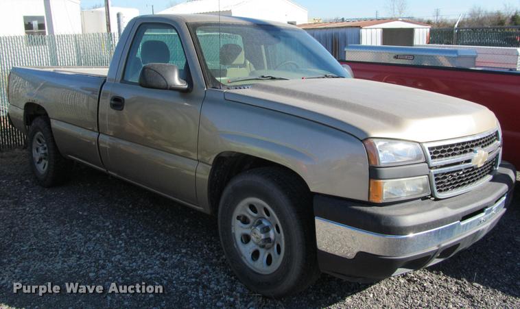image for item AG9056 2006 Chevrolet Silverado 1500 pickup truck