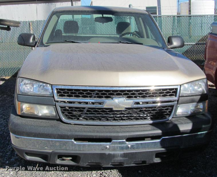 image for item AG9056 2006 Chevrolet Silverado 1500 pickup truck