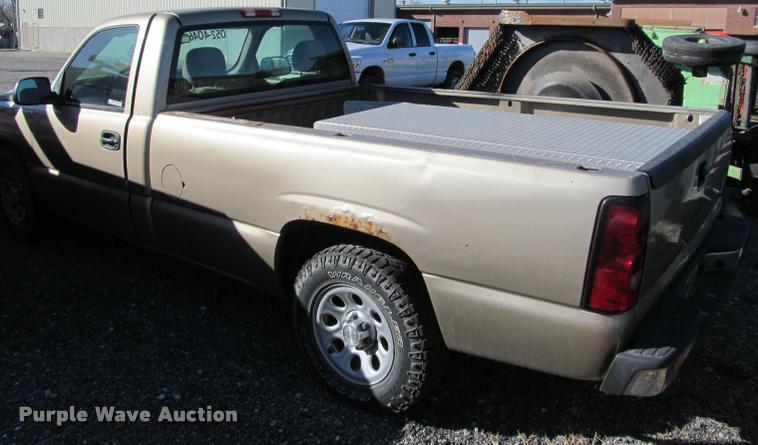image for item AG9056 2006 Chevrolet Silverado 1500 pickup truck