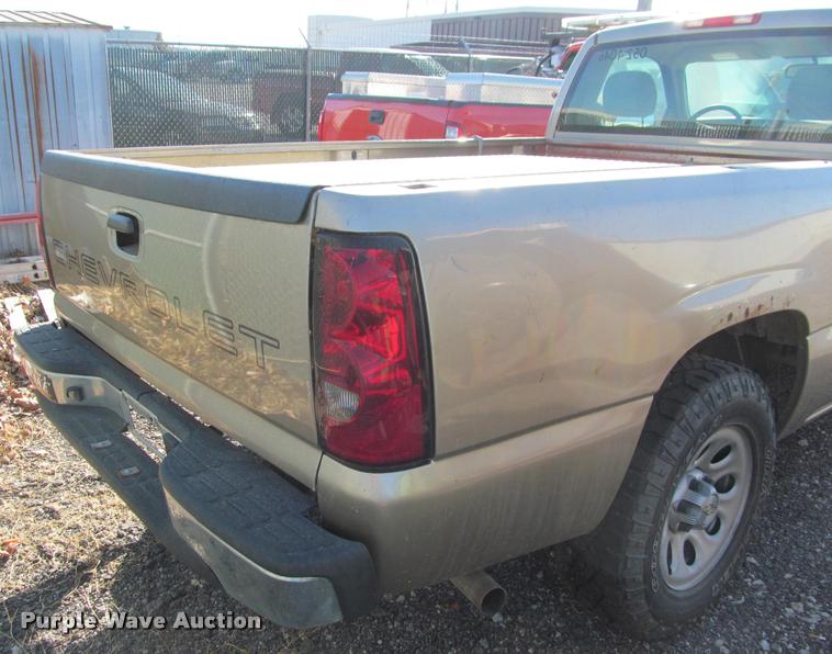 image for item AG9056 2006 Chevrolet Silverado 1500 pickup truck