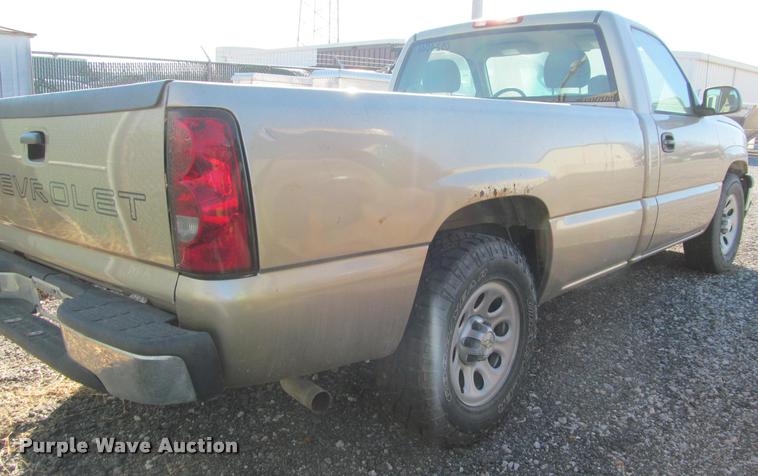 image for item AG9056 2006 Chevrolet Silverado 1500 pickup truck