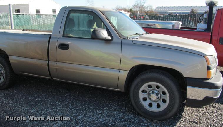 image for item AG9056 2006 Chevrolet Silverado 1500 pickup truck