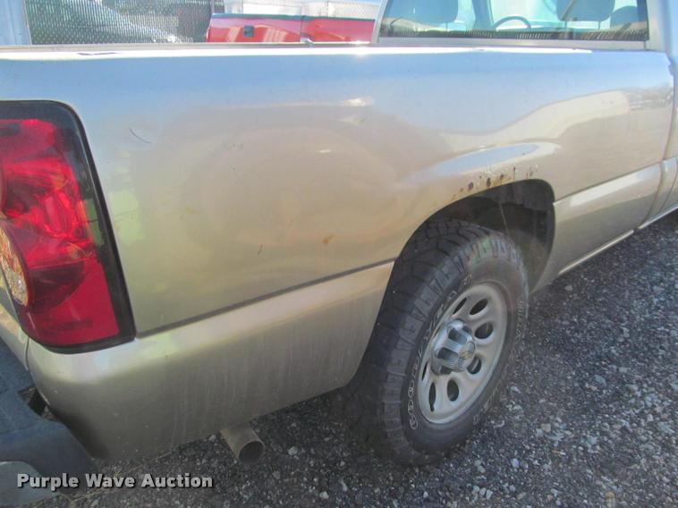 image for item AG9056 2006 Chevrolet Silverado 1500 pickup truck