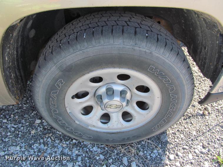 image for item AG9056 2006 Chevrolet Silverado 1500 pickup truck