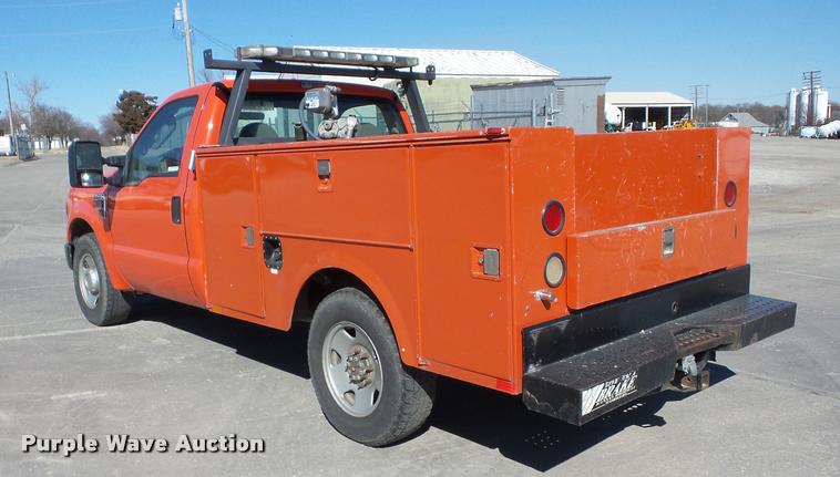 image for item AG9058 2008 Ford F250 Super Duty utility bed pickup truck