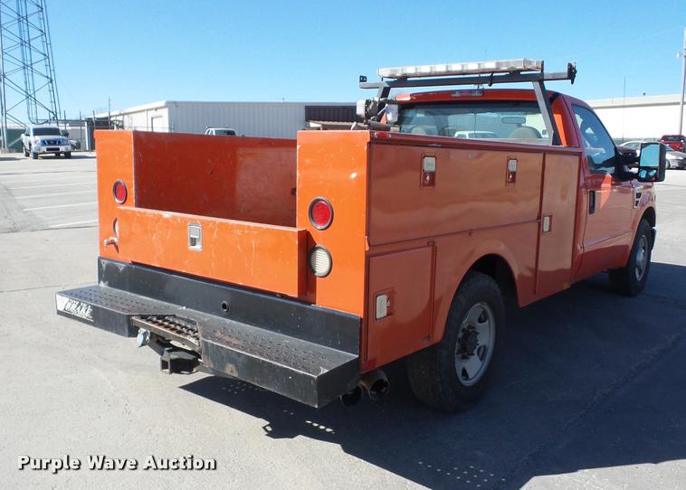 image for item AG9058 2008 Ford F250 Super Duty utility bed pickup truck