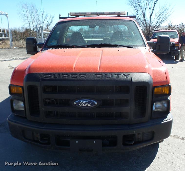 image for item AG9058 2008 Ford F250 Super Duty utility bed pickup truck