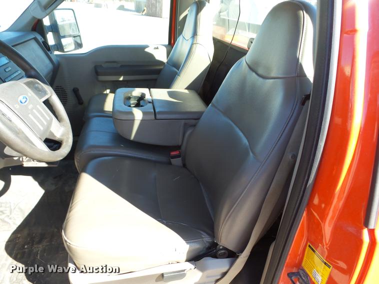 image for item AG9058 2008 Ford F250 Super Duty utility bed pickup truck