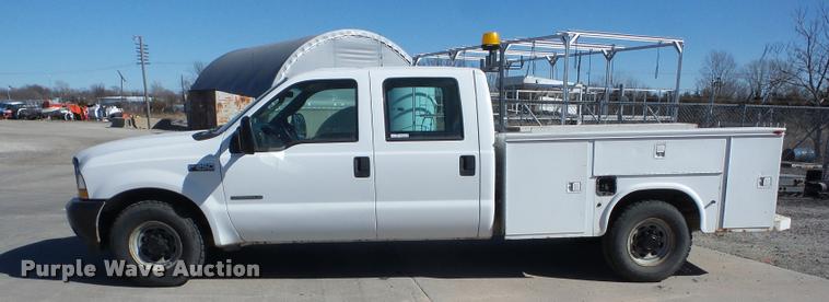 image for item AG9060 2003 Ford F250 Super Duty utility bed pickup truck