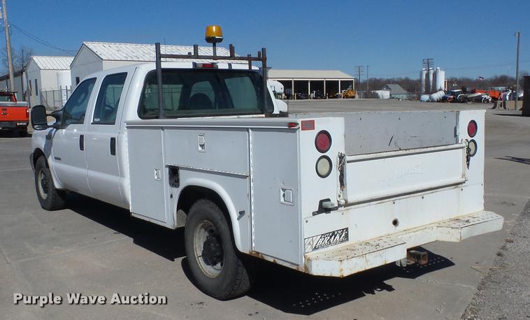 image for item AG9060 2003 Ford F250 Super Duty utility bed pickup truck