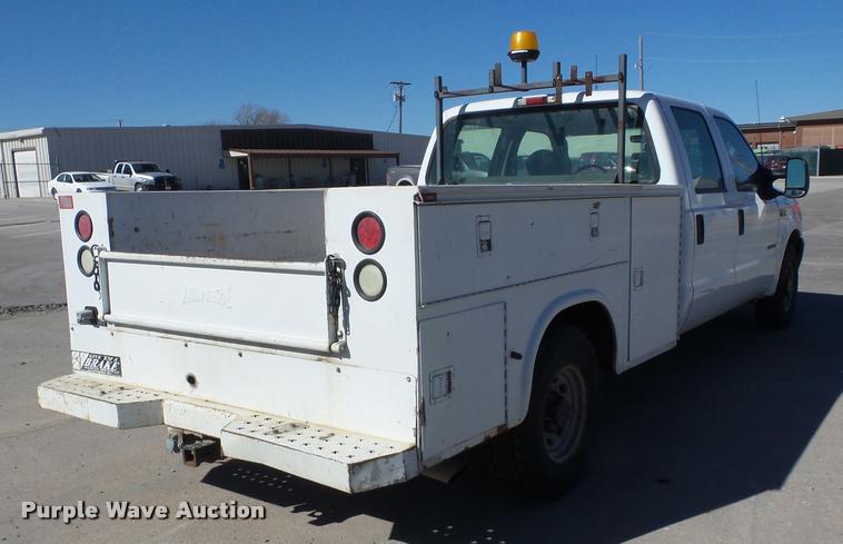 image for item AG9060 2003 Ford F250 Super Duty utility bed pickup truck