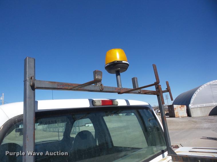 image for item AG9060 2003 Ford F250 Super Duty utility bed pickup truck