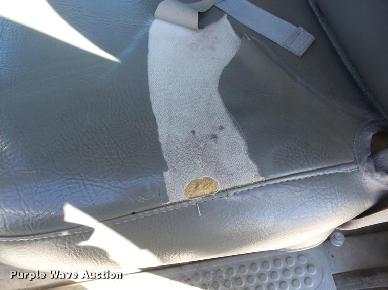 image for item AG9060 2003 Ford F250 Super Duty utility bed pickup truck