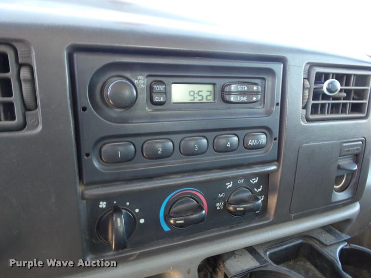 image for item AG9060 2003 Ford F250 Super Duty utility bed pickup truck