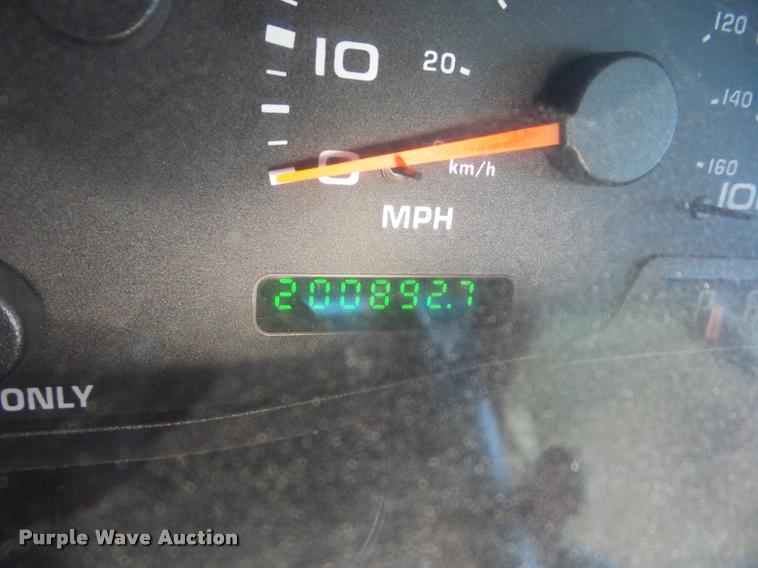 image for item AG9060 2003 Ford F250 Super Duty utility bed pickup truck