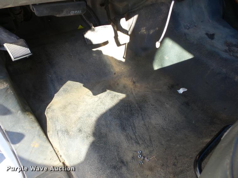 image for item AG9060 2003 Ford F250 Super Duty utility bed pickup truck