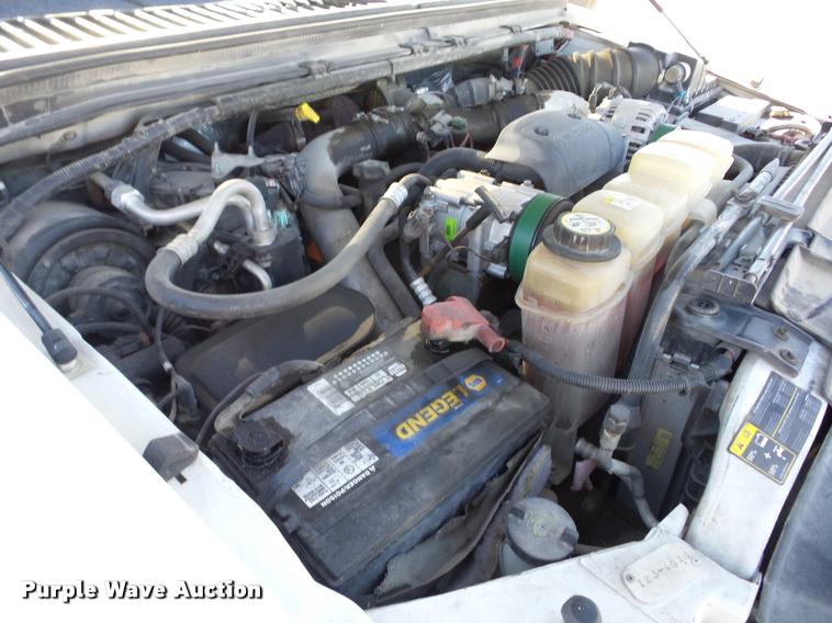 image for item AG9060 2003 Ford F250 Super Duty utility bed pickup truck