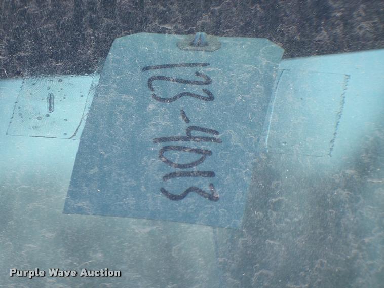 image for item AG9060 2003 Ford F250 Super Duty utility bed pickup truck