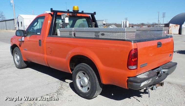 image for item AG9061 2006 Ford F250 Super Duty pickup truck