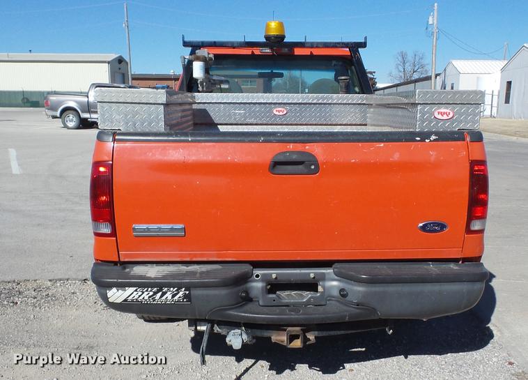 image for item AG9061 2006 Ford F250 Super Duty pickup truck