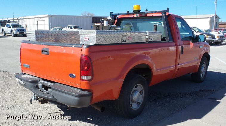 image for item AG9061 2006 Ford F250 Super Duty pickup truck