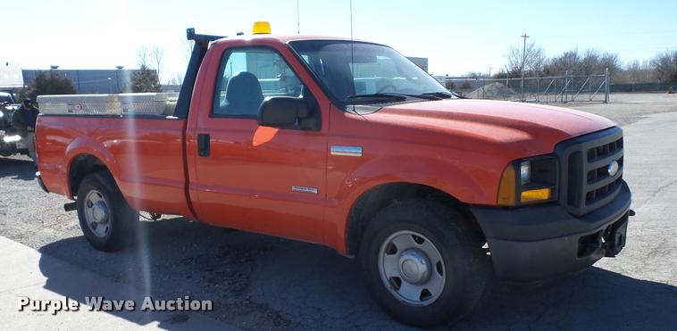image for item AG9061 2006 Ford F250 Super Duty pickup truck