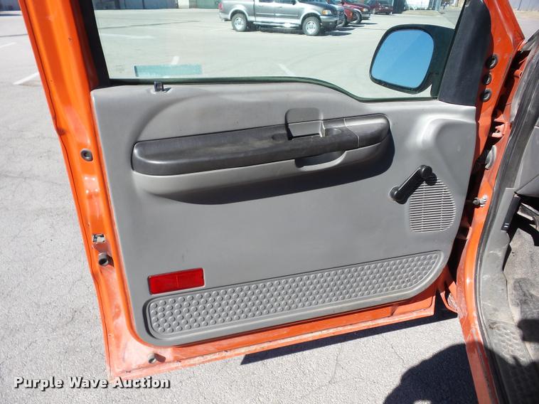 image for item AG9061 2006 Ford F250 Super Duty pickup truck