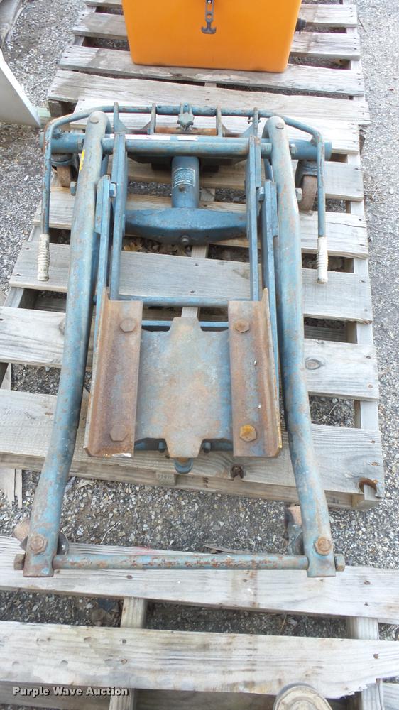 1983 Walker 93717 transmission jack in Hutchinson, KS Item AX9322