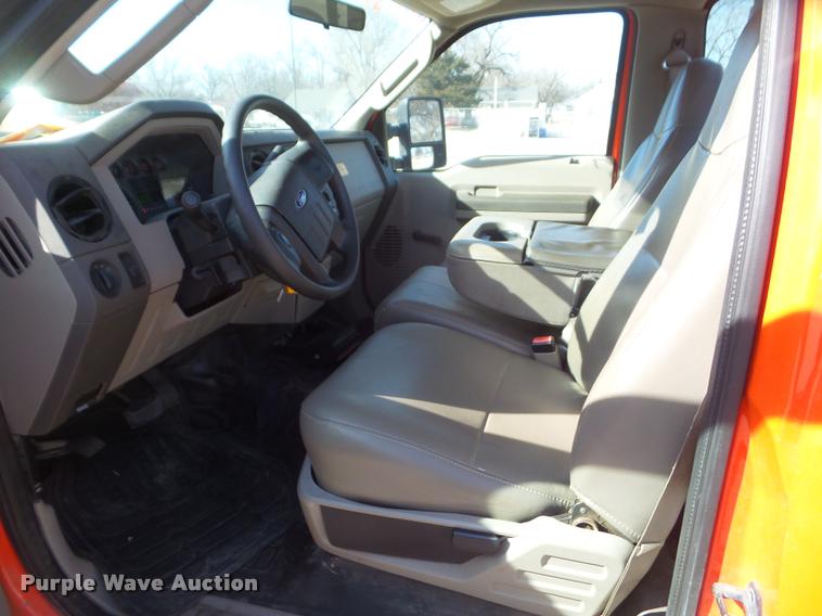 image for item DA7703 2008 Ford F250 Super Duty XL utility truck