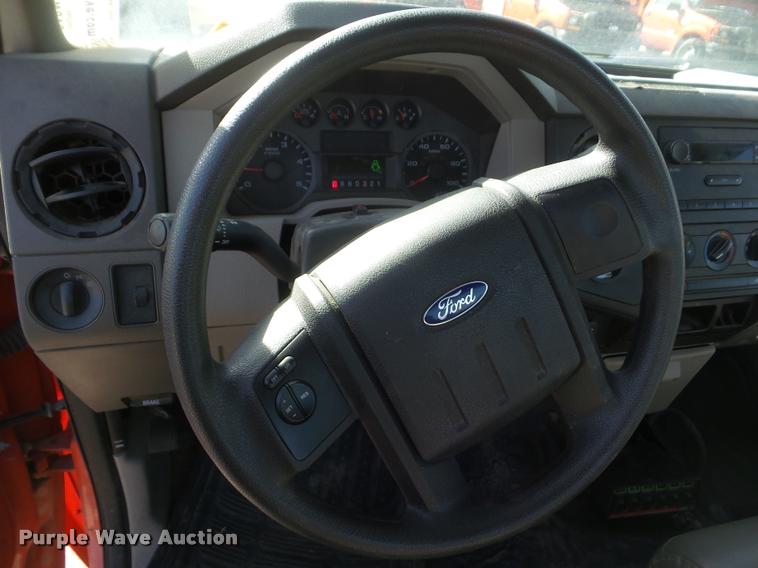 image for item DA7703 2008 Ford F250 Super Duty XL utility truck