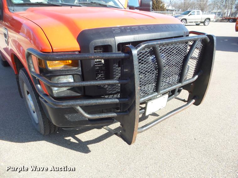 image for item DA7703 2008 Ford F250 Super Duty XL utility truck