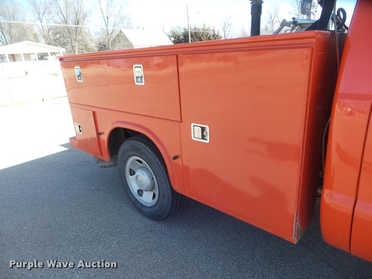 image for item DA7703 2008 Ford F250 Super Duty XL utility truck