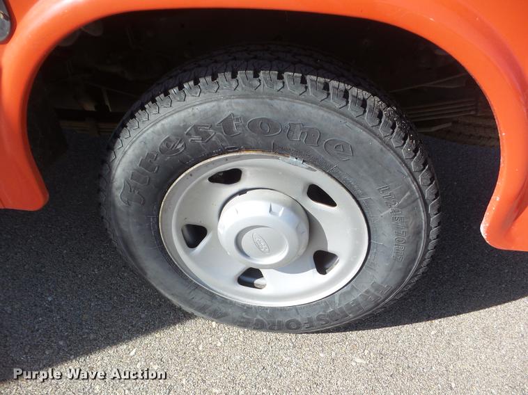 image for item DA7703 2008 Ford F250 Super Duty XL utility truck