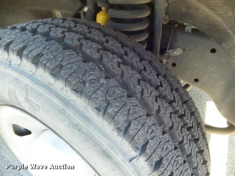 image for item DA7703 2008 Ford F250 Super Duty XL utility truck