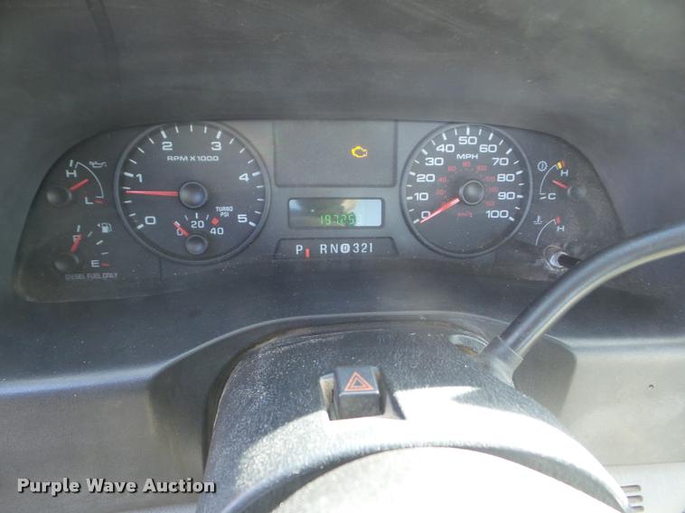 image for item DA7704 2006 Ford F250 Super Duty utility truck