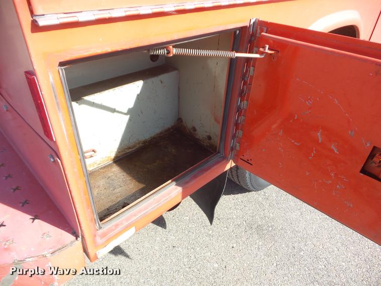 image for item DA7704 2006 Ford F250 Super Duty utility truck