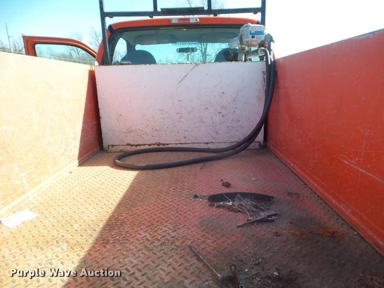 image for item DA7704 2006 Ford F250 Super Duty utility truck