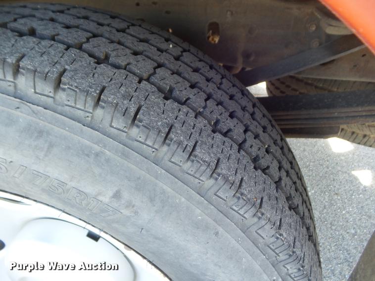 image for item DA7704 2006 Ford F250 Super Duty utility truck