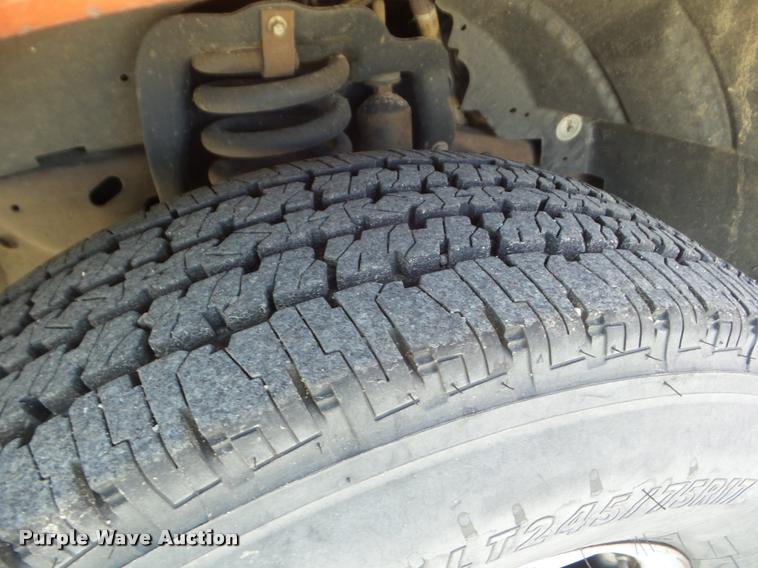 image for item DA7704 2006 Ford F250 Super Duty utility truck