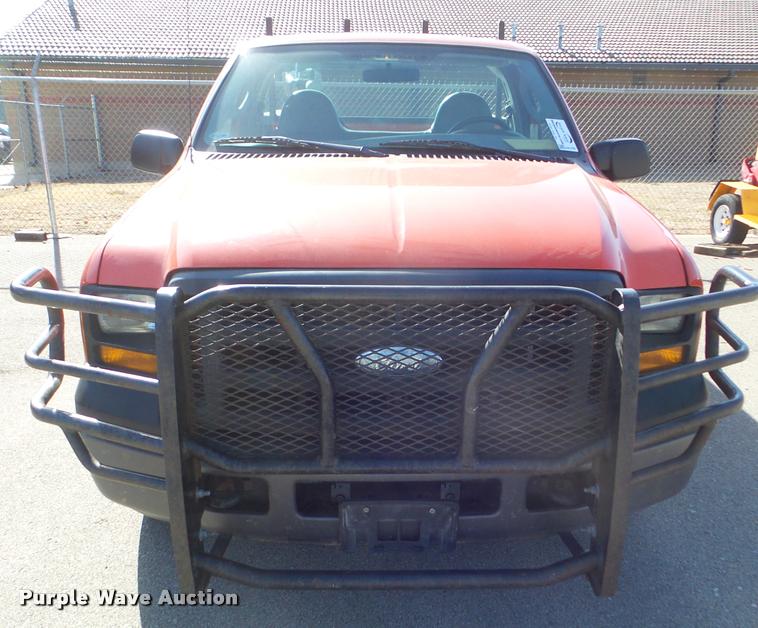 image for item DA7705 2006 Ford F250 Super Duty utility truck