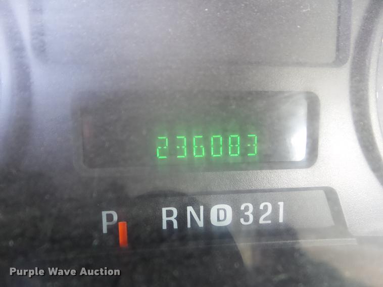 image for item DA7705 2006 Ford F250 Super Duty utility truck